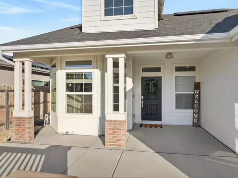 Exterior - 1727 Softwind Dr, Tulare, CA 93274 photo 4 of 9