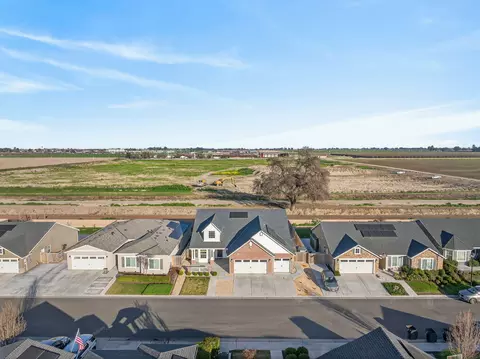 View/Area - 1727 Softwind Dr, Tulare, CA 93274 photo 5 of 6