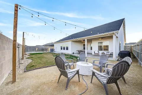 Exterior - 1727 Softwind Dr, Tulare, CA 93274 photo 6 of 9