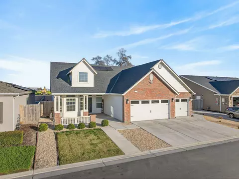 Exterior - 1727 Softwind Dr, Tulare, CA 93274 photo 9 of 9