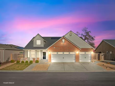 Exterior - 1727 Softwind Dr, Tulare, CA 93274 photo 2 of 9