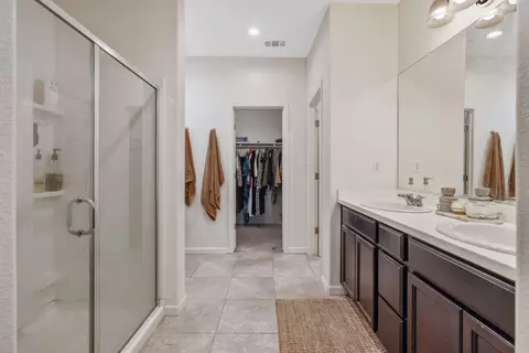 Entry Way - 4016 E Cypress Ave, Visalia, CA 93292 photo 10 of 12