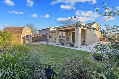 Exterior - 4016 E Cypress Ave, Visalia, CA 93292 photo 8 of 10