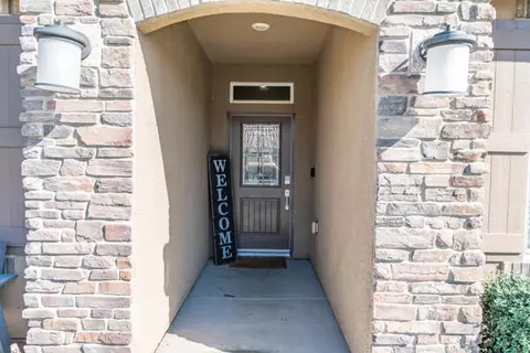 Entry Way - 1150 Fire Fall Ave, Lemoore, CA 93245 photo 1 of 4