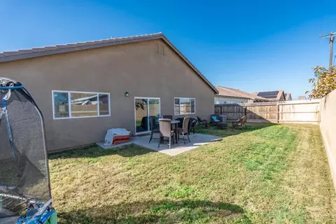 Exterior - 1150 Fire Fall Ave, Lemoore, CA 93245 photo 4 of 6