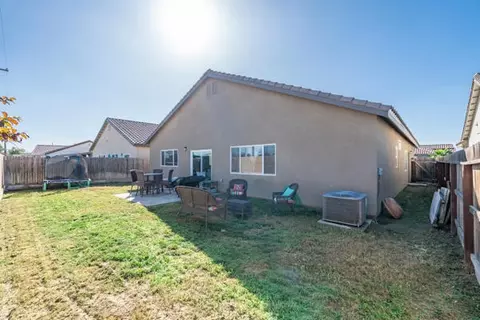 Exterior - 1150 Fire Fall Ave, Lemoore, CA 93245 photo 5 of 6