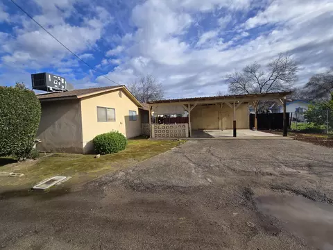 Exterior - 2222-2224 11th St, Reedley, CA 93654 photo 4 of 10