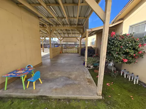 Exterior - 2222-2224 11th St, Reedley, CA 93654 photo 10 of 10