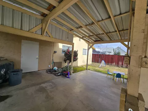 Exterior - 2222-2224 11th St, Reedley, CA 93654 photo 7 of 10