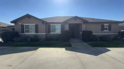 729 W Perez Ave, Visalia, CA 93291