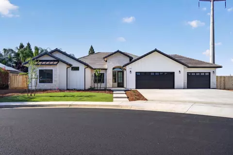 4434 E Wildwood Ct, Visalia, CA 93292