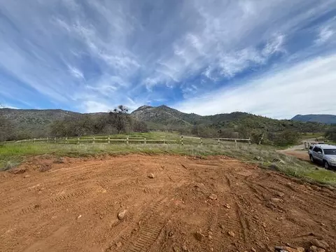 Buckhorn Trail, Three Rivers, CA 93271 photo 5