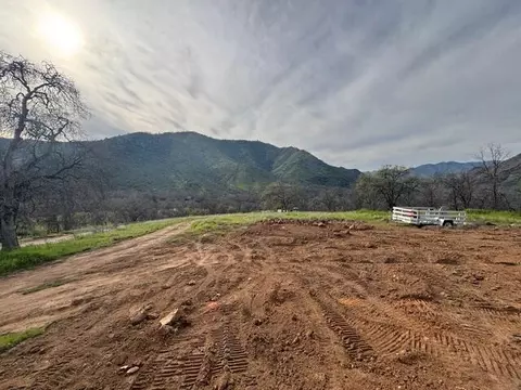 Buckhorn Trail, Three Rivers, CA 93271 photo 7