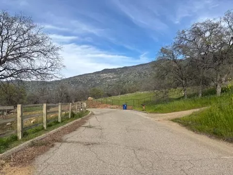 Buckhorn Trail, Three Rivers, CA 93271 photo 9