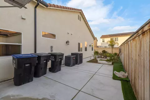 Exterior - 3108 E Beech Ct, Visalia, CA 93292 photo 11 of 12