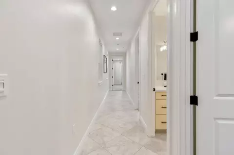 Entry Way - 3108 E Beech Ct, Visalia, CA 93292 photo 12 of 16