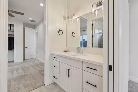 Entry Way - 3108 E Beech Ct, Visalia, CA 93292 photo 13 of 16