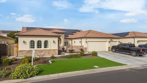 Exterior - 3108 E Beech Ct, Visalia, CA 93292 photo 3 of 12