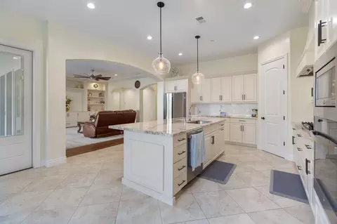 Kitchen - 3108 E Beech Ct, Visalia, CA 93292 photo 5 of 9