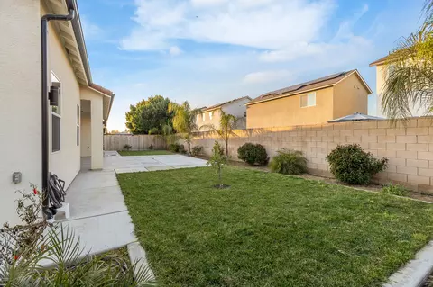 Exterior - 3108 E Beech Ct, Visalia, CA 93292 photo 9 of 12