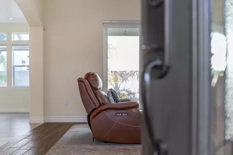 Entry Way - 3108 E Beech Ct, Visalia, CA 93292 photo 3 of 16