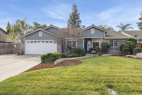 525 W Kimball Ave, Visalia, CA 93277