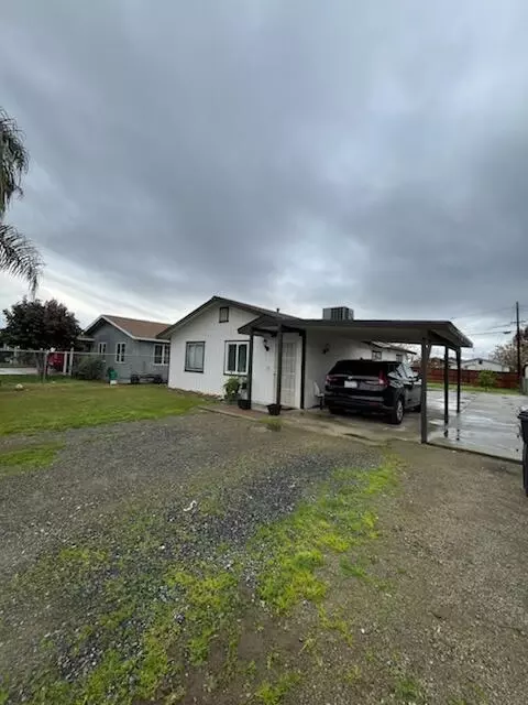 19545 Wallace Rd, Strathmore, CA 93267