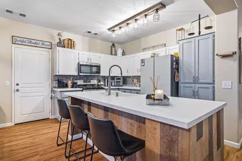 Kitchen - 3929 S Bollinger St, Visalia, CA 93277 photo 1 of 3