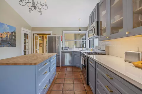 Kitchen - 40209 Redtail Ln, Three Rivers, CA 93271 photo 4 of 11
