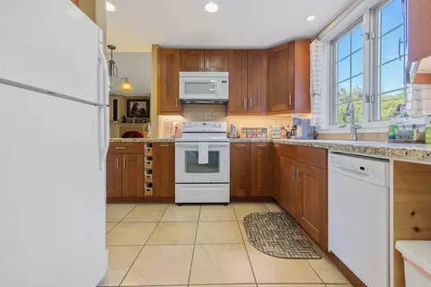 Kitchen - 40209 Redtail Ln, Three Rivers, CA 93271 photo 11 of 11