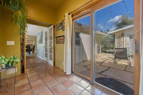 Entry Way - 40209 Redtail Ln, Three Rivers, CA 93271 photo 8 of 14
