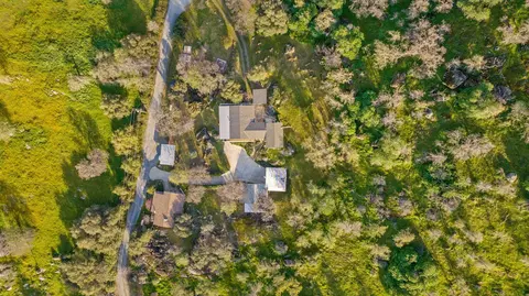 View/Area - 40209 Redtail Ln, Three Rivers, CA 93271 photo 1 of 11