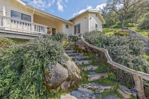 Exterior - 40209 Redtail Ln, Three Rivers, CA 93271 photo 3 of 73