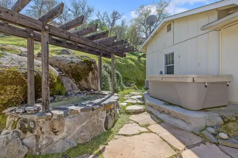 Exterior - 40209 Redtail Ln, Three Rivers, CA 93271 photo 27 of 73