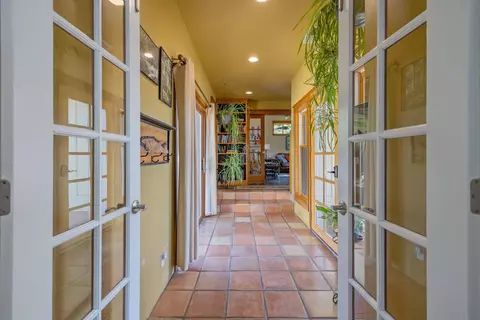 Entry Way - 40209 Redtail Ln, Three Rivers, CA 93271 photo 10 of 14