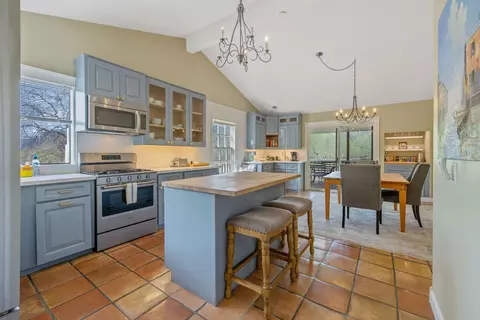 Kitchen - 40209 Redtail Ln, Three Rivers, CA 93271 photo 1 of 11