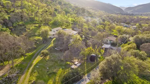 View/Area - 40209 Redtail Ln, Three Rivers, CA 93271 photo 3 of 11