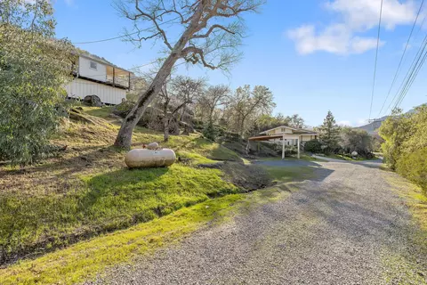 Exterior - 40209 Redtail Ln, Three Rivers, CA 93271 photo 54 of 73