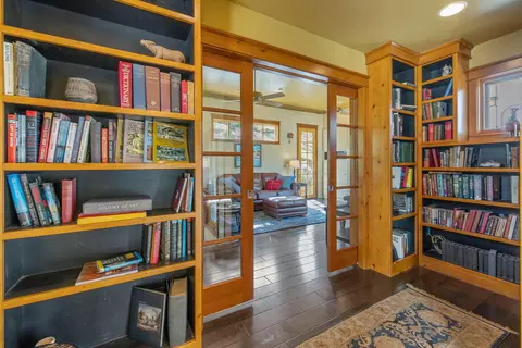 Entry Way - 40209 Redtail Ln, Three Rivers, CA 93271 photo 5 of 14