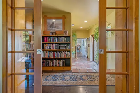Entry Way - 40209 Redtail Ln, Three Rivers, CA 93271 photo 7 of 14