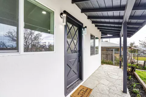 2317 Lynwood St, Bakersfield, CA 93306