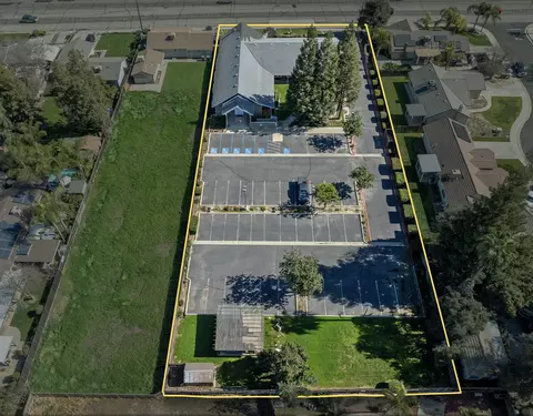 2127 S Giddings St, Visalia, CA 93277