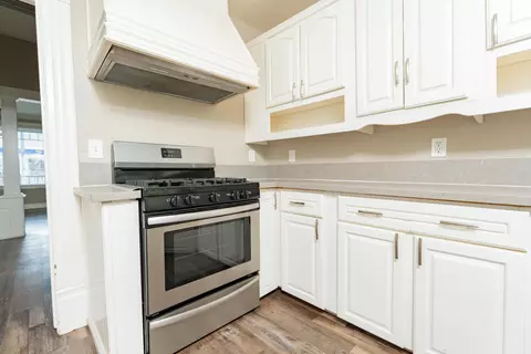 Kitchen - 533 S Kaweah Ave, Exeter, CA 93221 photo 4 of 4