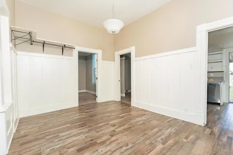 Entry Way - 533 S Kaweah Ave, Exeter, CA 93221 photo 1 of 2