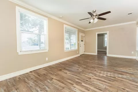 Living - 533 S Kaweah Ave, Exeter, CA 93221 photo 4 of 6