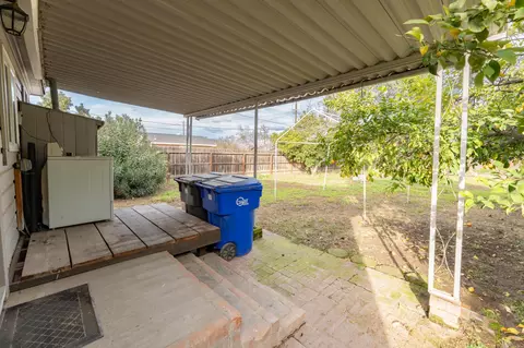 Exterior - 533 S Kaweah Ave, Exeter, CA 93221 photo 5 of 12