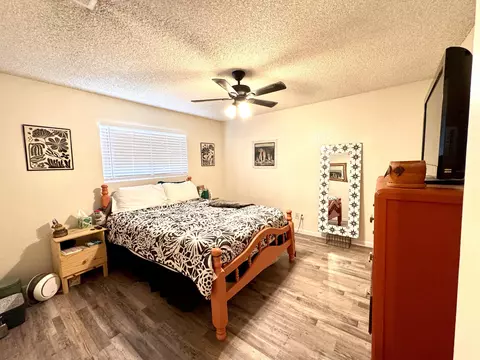 Bedroom - 208 N B St, Exeter, CA 93221 photo 5 of 6