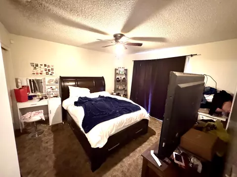 Bedroom - 208 N B St, Exeter, CA 93221 photo 2 of 6