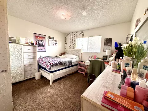 Bedroom - 208 N B St, Exeter, CA 93221 photo 3 of 6