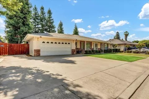 Exterior - 45 Lyon Ave, Sanger, CA 93657 photo 3 of 7